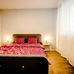 By Kovee Apartament *